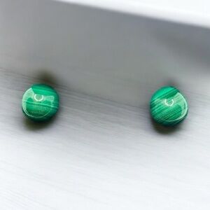 14K Yellow Gold Green‎ Malachite Round Bead Stud Earrings Vintage Classic